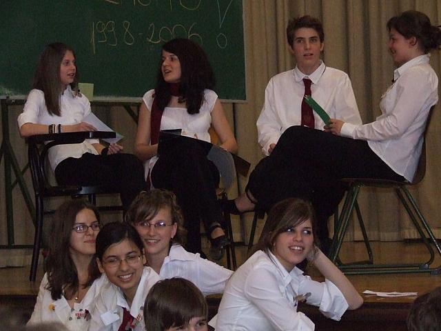 8b 5