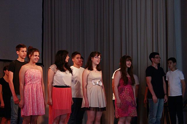  MG 6909